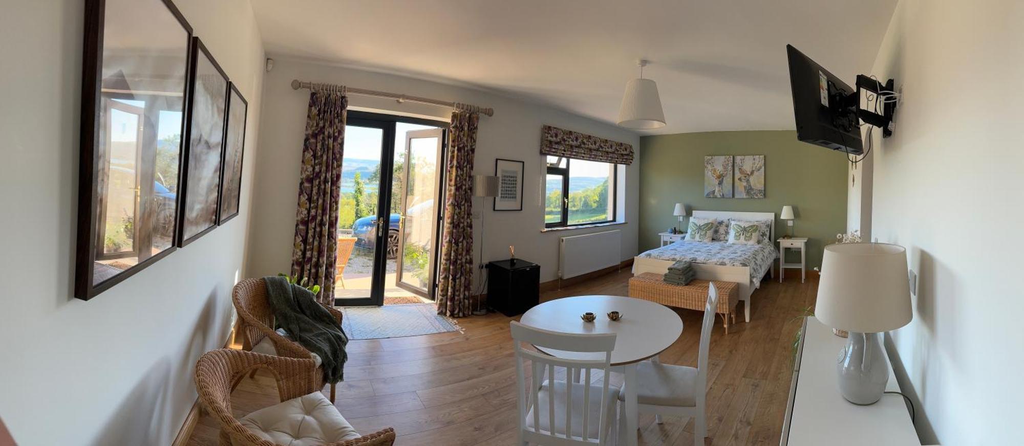 Lakeview Ensuite - Peaceful Country Escape Летний дом